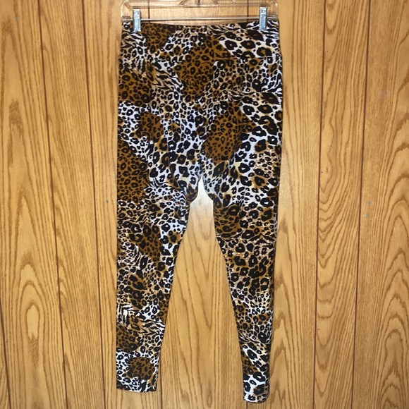 🔥Cheetah Print Leggings / No Boundaries / Size Large - Picture 4 of 4